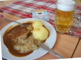 Für das leibliche Wohl wurde gesorgt. Der Köhlerbraten mit Thüringer Klößen.