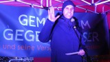 Hannover OB Onay (Grüne) vor seiner kleinen Demoklicke