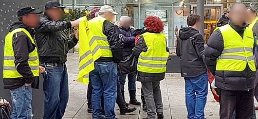 mit gelbe Westen gegen Migrationspakt