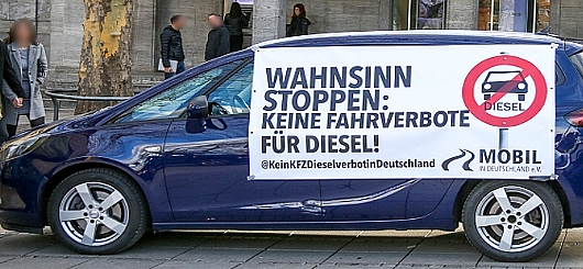 Zwei Pro Dieseldemos in Stuttgart