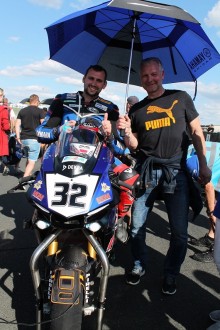 Wolfgang Teddy de Beer, Startaufstellung IDM Superbike 1000 mit Marc Moser Foto Anke Wieczorek