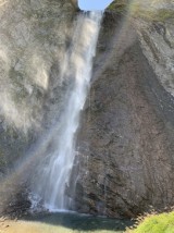 Spektakuläre Wasserfälle und Bergbäche sind hier überall zu finden.