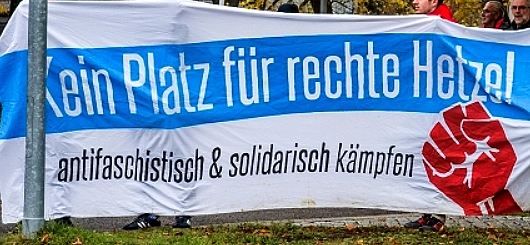 Demo gegen Rechts auf dem Unicampus