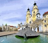 Der menschenleere Brixner Domplatz in der Corona Zeit - Bild-Fotograf:Siegfried Tasser