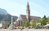 Waltherplatz ist der Hauptplatz von Bozen mit Blick zum Dom / Bild: Felix Pfitscher 