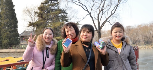 einheimische Touristen am Kunming See