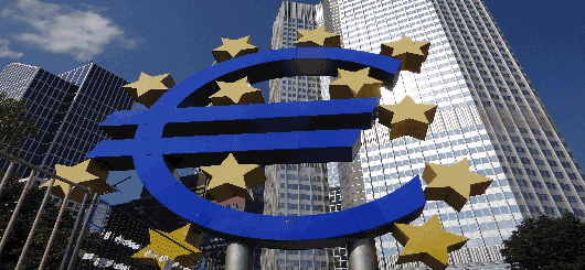 Das Euro-Symbol n der Frankfurter Innenstadt