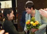 Oberbürgermeisterin Eva-Maria Kröger gratuliert im Namen der Hansestadt