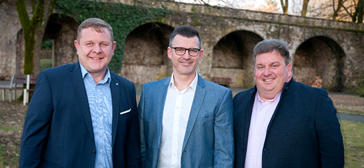 v.l.n.r. Mike Hartung(FW-Gemeinschaft Sachsenbrunn), Christoph Bauer (BM-Kandidat), Sven Gregor (FW Eisfeld)