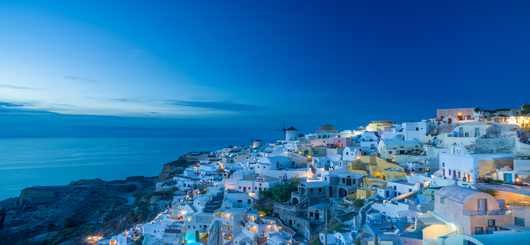 Santorin: Eine Insel voller kultureller Faszination und einzigartiger Sonnenuntergänge