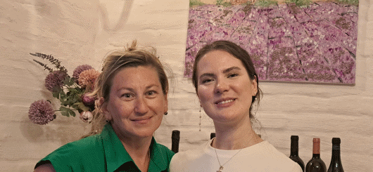 „LNR“ Monica Irimia, die Inhaberin des Restaurants PowerFoodArt & Künstlertalent: Carla Petrini 