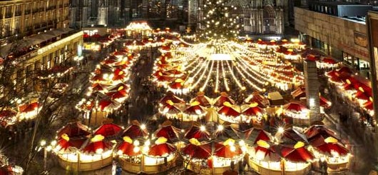Ritterschlag-f-r-das-Weihnachtsmarkt-in-K-ln-am-Rhein