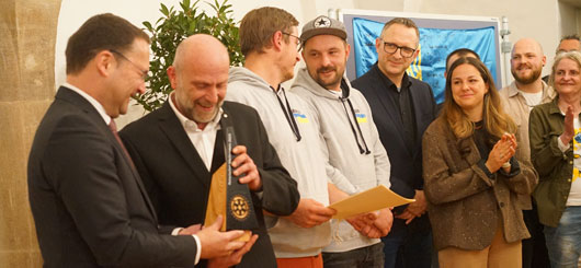 Meilenstein im Wert von 5000€  für den Dinkelsbühler Klaus Löffler - Der fliegende Engel