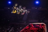Beeindruckende-Stunts-und-eine-mitrei-ende-Musikauswahl