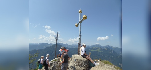 Ein-Gipfel-Zwei-Kreuze