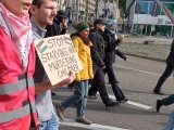 Demonstrant mit Schild, Stuttgart, 03.10.2025. Foto: Sergej Perelman