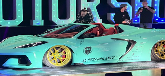 Ein-glamour-ser-Auftakt-zur-Essen-Motor-Show-2025