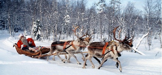 Weihnachtsmann mit Schlitten