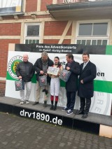 Am-Feiertag-auf-der-Rennbahn-in-Dresden-2025