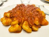 Gnocchi col sugo di pomodoro