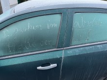 Eisiger-Hinweis-entlarvt-Falschparker-an-Bochumer-Schule