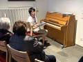 Yuki Kawaguchi verband in der Tagespflege klassische Klaviermusik mit menschlicher Nähe.