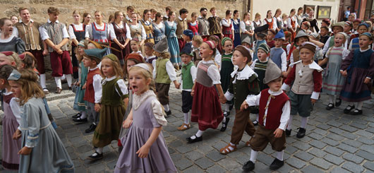 Kinderzeche-Dinkelsb-hl-erwartet-30000-Besucher