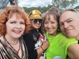 Friends celebrate the magic of the 1980s at Vienna’s Forever Young Festival.