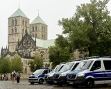 Im Schatten des St.-Paulus-Doms: sichtbare Polizeipräsenz – der CSD selbst verlief friedlich.