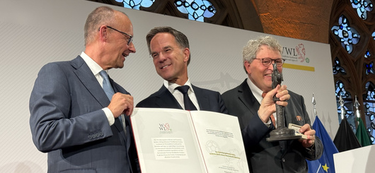 Friedrich Merz, Mark Rutte und Reinhard Zinkann bei der Verleihung des Westfälischen Friedenspreises an die NATO.