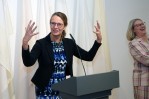 Ministerin Martin am Rednerpult des Projekts 