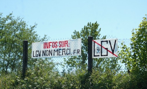 Manifestation contre le projet ferroviaire LGV sud ouest 